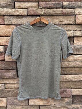 Smartwool Men’s Merino Wool Short Sleeve Shirt – Grey Striped – Size Small